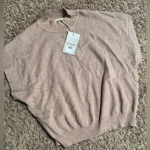 Eesome short sleeve sweater size medium